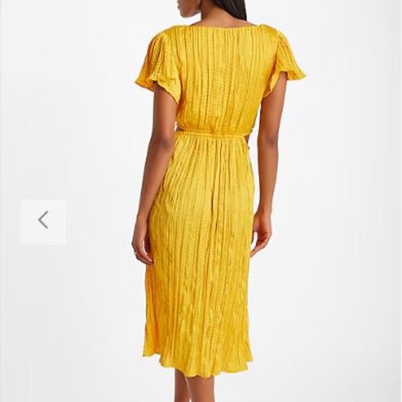 NWT Express Satin V-Neck Flutter Sleeve Pleated Cutout Midi Dress - size XL - Picture 2 of 3